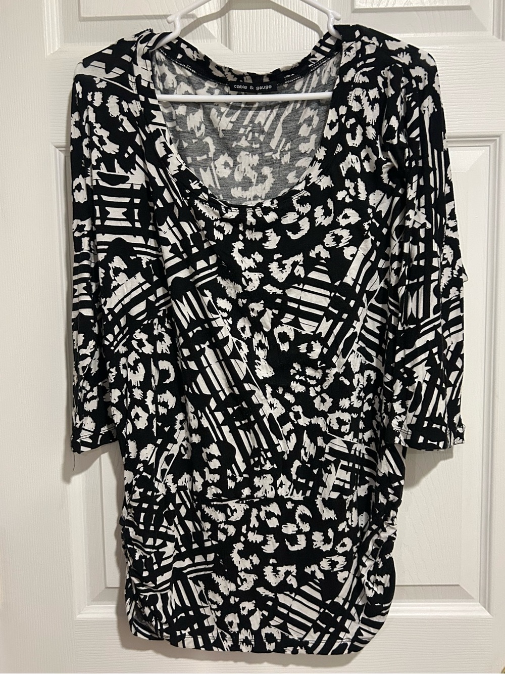 Cable & Gauge Black & White Patterned Scoop Neck Women's Top Sz. L